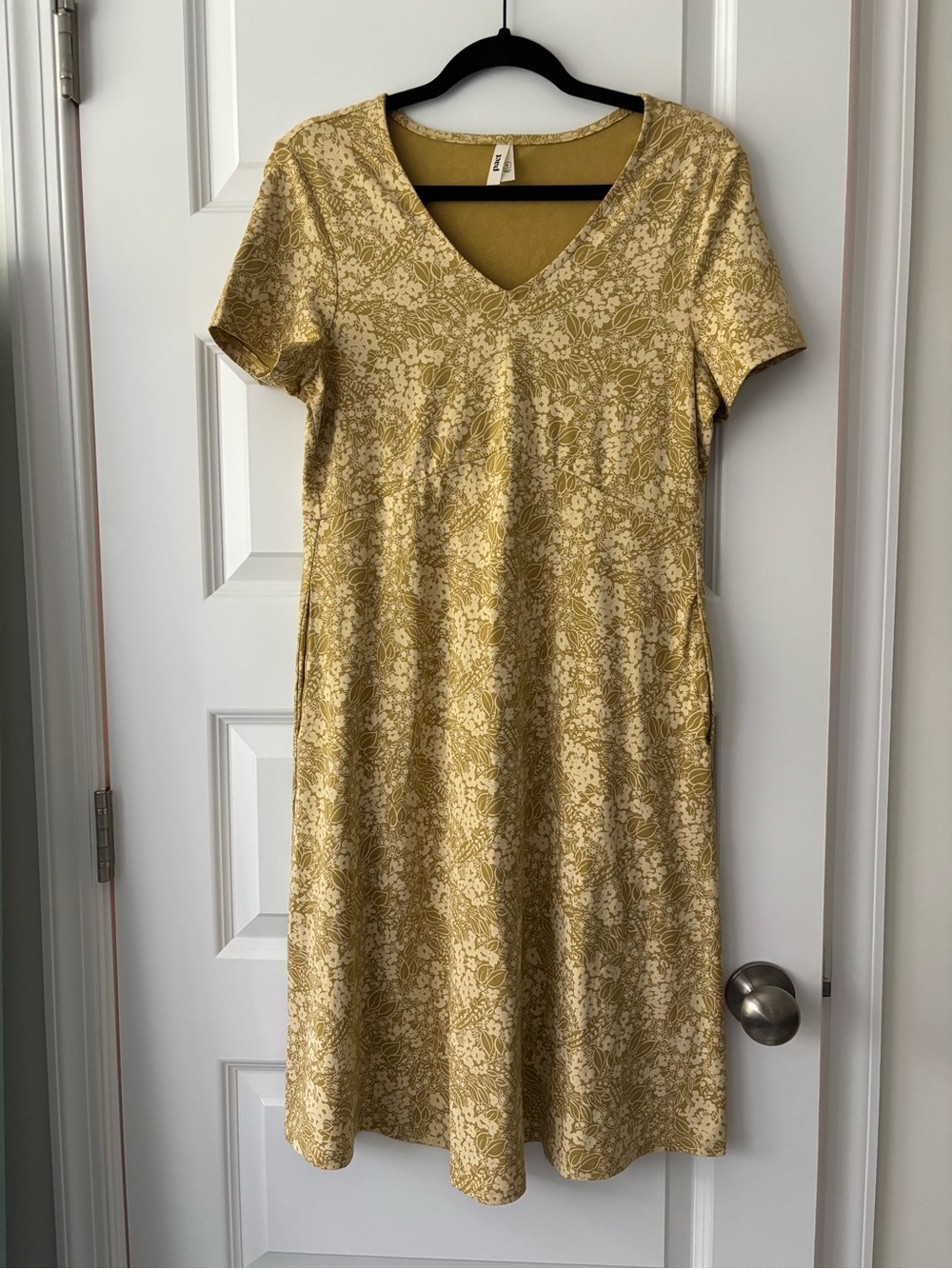 Pact Yellow Floral V-Neck Short Sleeve Dress M